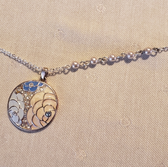 Set- Floral Enamel Pendant & Earrings - Picture 3 of 9